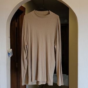 NWT lightweight long sleeve shirt.